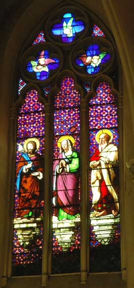 彩色玻璃，绘有圣安娜以及两位圣徒-0