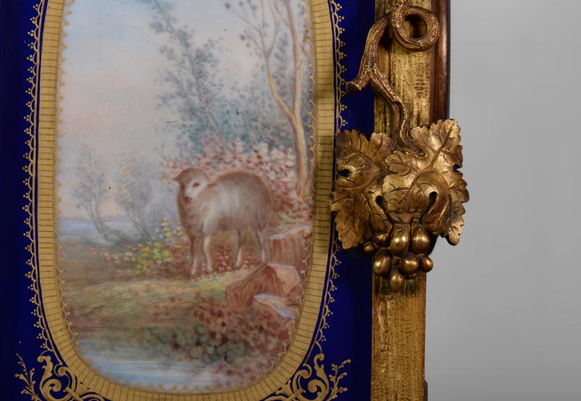 拿破仑三世时期以葡萄树为主题的镀金青铜瓷器时钟-9
