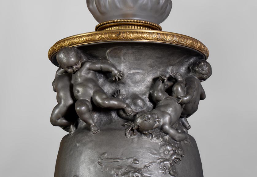 保罗·罗素（Paul ROUSSEL，1867-1928年），一对锡制拿破仑三世风格的灯具，有铸铜厂E. Soleau的标记，火焰处带有塞弗尔的签名（Sèvres）-1