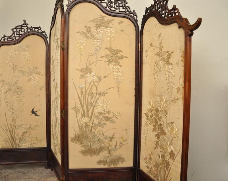 Maison des Bambous公司的阿尔弗雷德·佩雷特和欧内斯特·维伯特（被认为是） - 日式丝质绣花真丝屏风-5