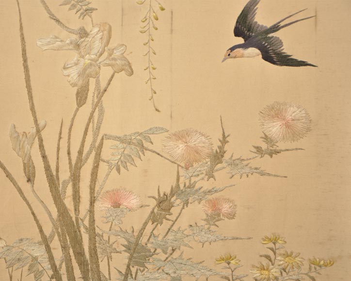 Maison des Bambous公司的阿尔弗雷德·佩雷特和欧内斯特·维伯特（被认为是） - 日式丝质绣花真丝屏风-7