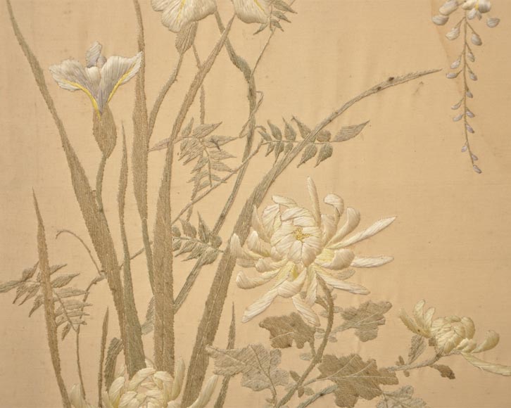 Maison des Bambous公司的阿尔弗雷德·佩雷特和欧内斯特·维伯特（被认为是） - 日式丝质绣花真丝屏风-9