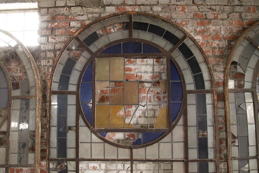 一组重要的20世纪装饰艺术风格彩绘玻璃窗-4
