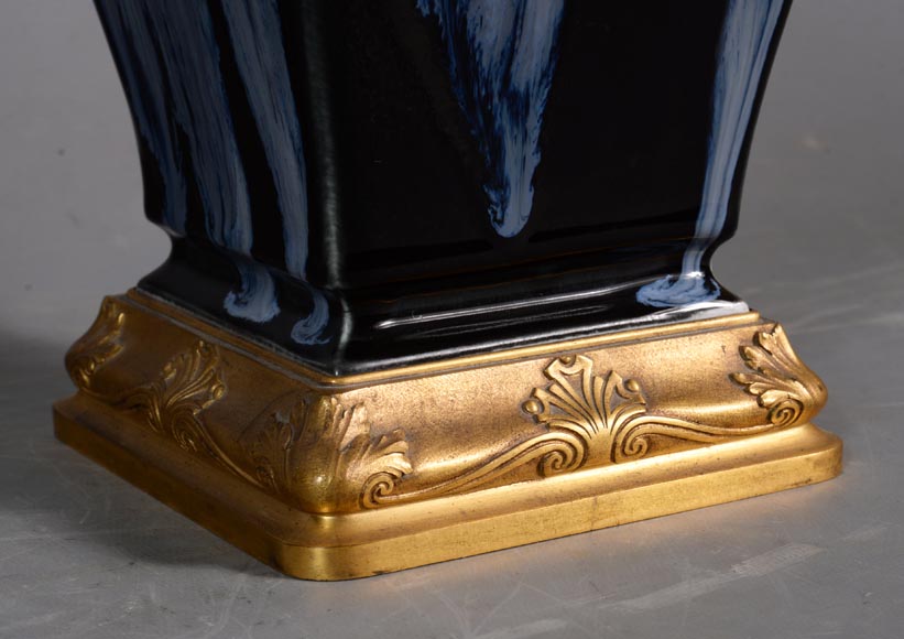 阿尔伯特-欧内斯特·开利-贝勒斯 塞夫尔瓷器制造厂 “景德镇”装饰花瓶 1884-8