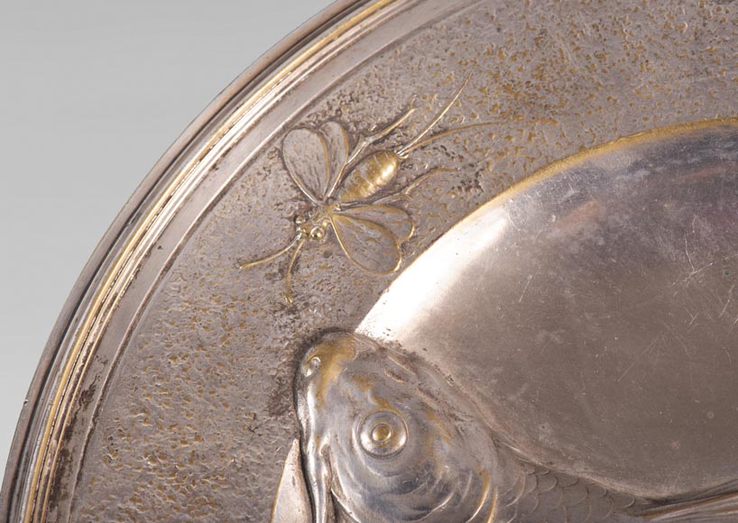 日式风格金属银盘，饰有鲶鱼和昆虫-2