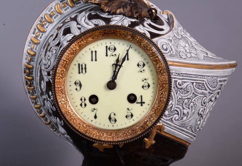 釉面陶瓷头盔形时钟，19世纪末-4