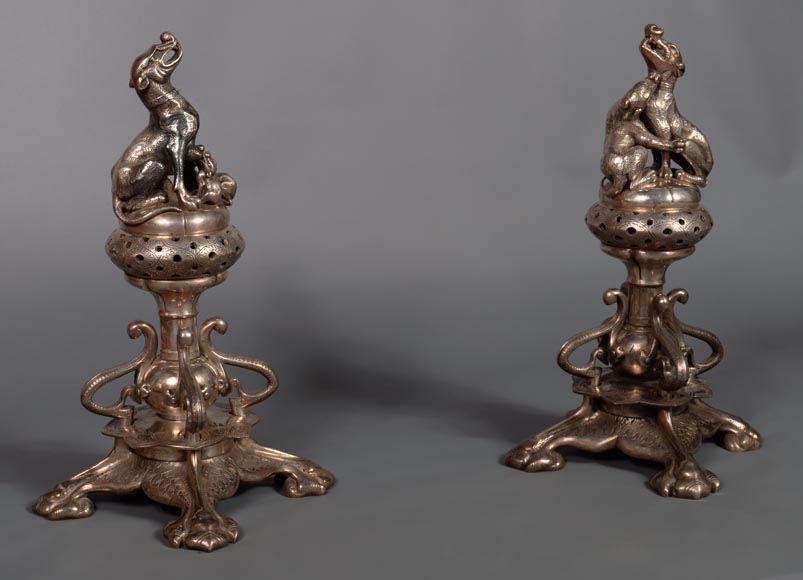 维克多·杰弗鲁瓦-德肖姆 一对饰有狗的青铜镀银香炉 约1840年-1