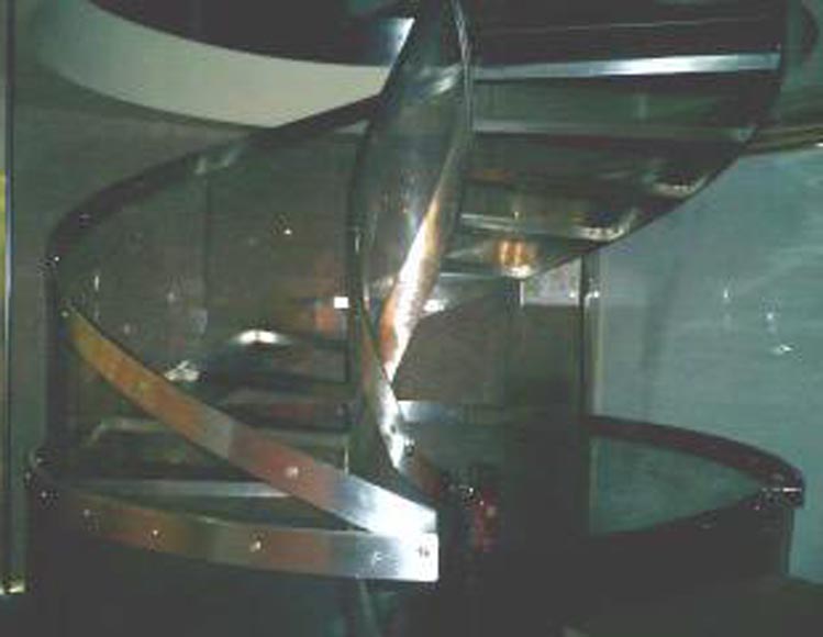 螺旋不锈钢楼梯，约1970年-0