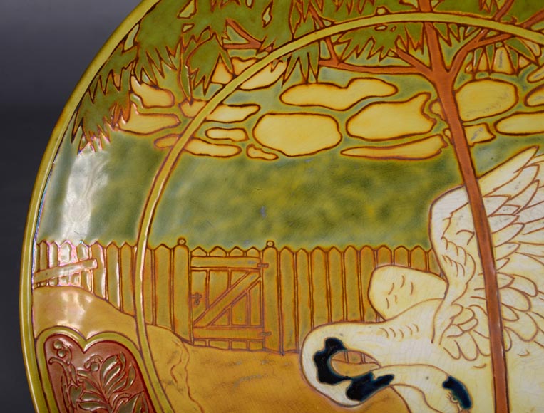 维尔墨斯.泽索尔尼（归于），天鹅装饰彩瓷盘，19世纪末-1