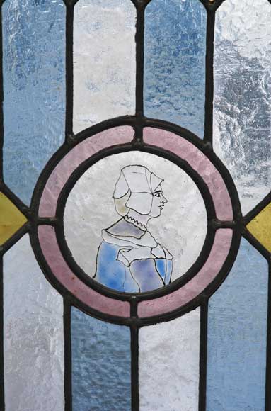 十九世纪彩绘玻璃，绘有布列塔尼亚人像-1