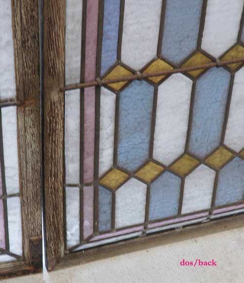 十九世纪彩绘玻璃，绘有布列塔尼亚人像-5
