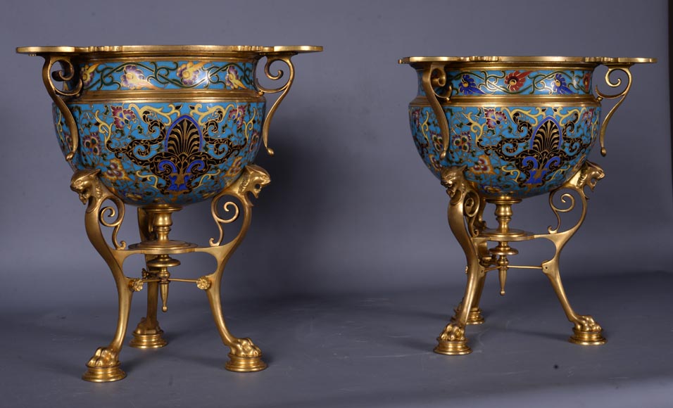 路易 康斯坦 瑟万(Louis - Constant SEVIN) 和费迪南德.巴贝戴安（ Ferdinand BARBEDIENNE ）- 一对漂亮的青铜掐丝珐琅装饰花瓶，约1862年-3