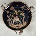 吉鲁（Maison GIROUX）与费迪南德.杜威纳奇（Ferdinand DUVINAGE）-珍稀的彩虹色电镀禽类彩绘碗-1870年左右