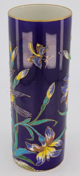 隆威制造-浮雕圆形珐琅瓶-鸢尾、昆虫装饰-深蓝色/塞夫尔蓝-1890年左右-2