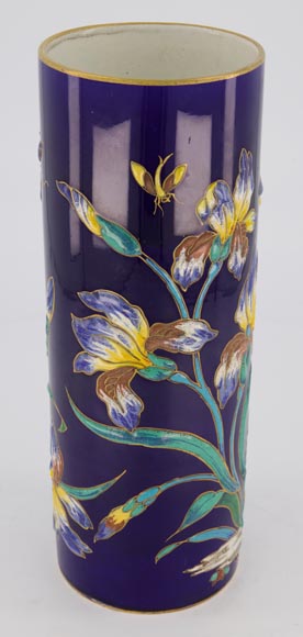 隆威制造-浮雕圆形珐琅瓶-鸢尾、昆虫装饰-深蓝色/塞夫尔蓝-1890年左右-3
