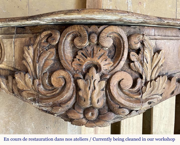 路易十五风格木制古董壁炉，带有精美雕饰-1