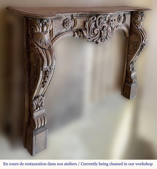 路易十五风格木制古董壁炉，带有精美雕饰-3
