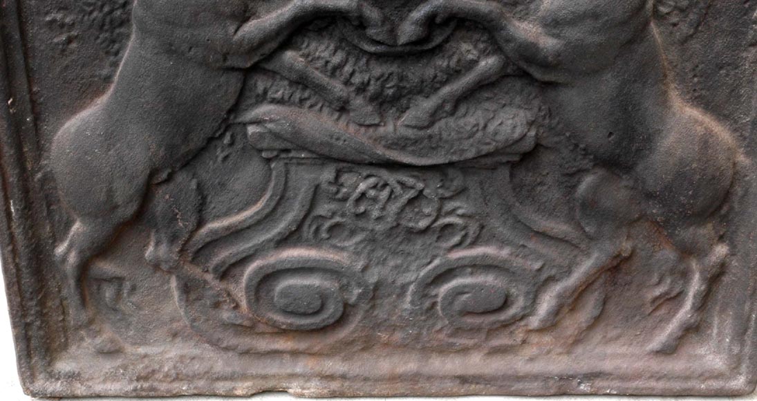 独角兽和Le Peletier家族徽章炉板铸件-4