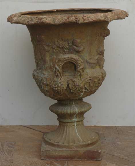 19世纪丘比特注铅花瓶-1