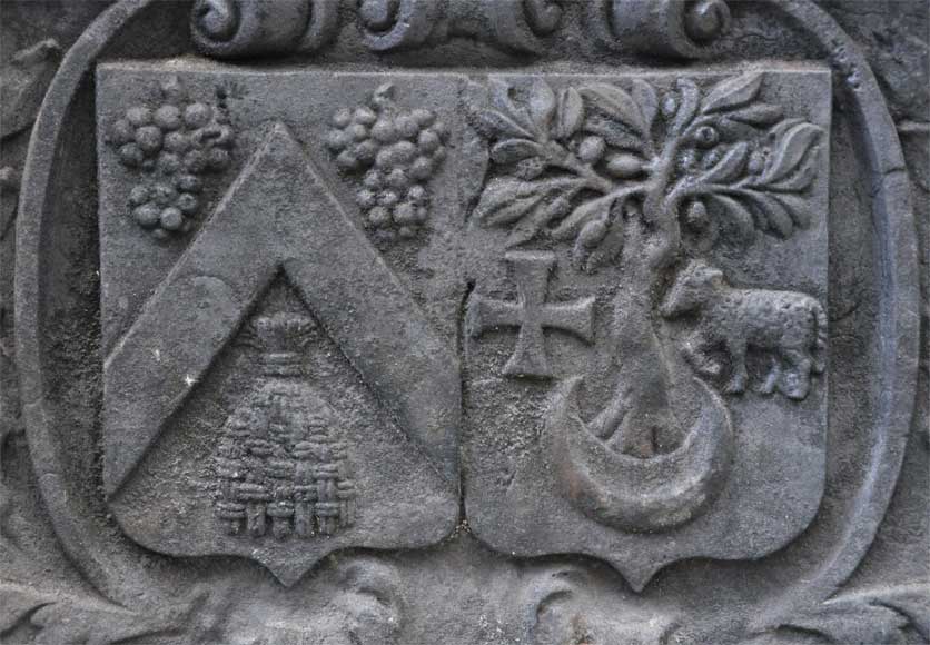 古董纹章饰壁炉膛板-1