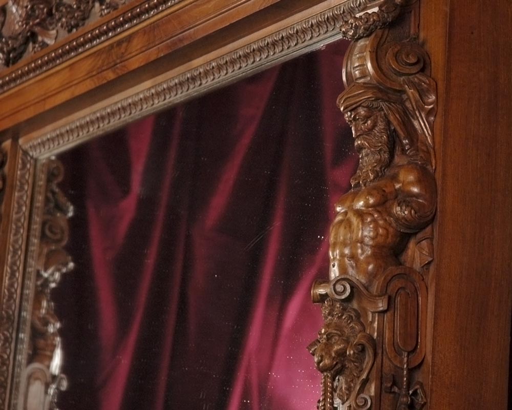 米开朗琪罗·古根海姆 : 胡桃木雕刻镜框-1