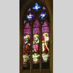 彩色玻璃，绘有圣安娜以及两位圣徒