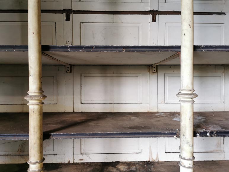 一对新哥特风格商店陈列家具，约1870年-6