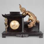加布里埃尔.维阿尔多（归于）Gabriel VIARDOT ，塔型座钟，青铜石狮子装饰，约1870—1880