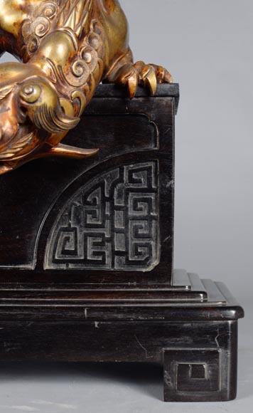 加布里埃尔.维阿尔多（归于）Gabriel VIARDOT ，塔型座钟，青铜石狮子装饰，约1870—1880-5