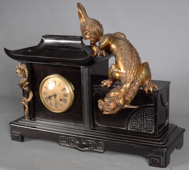加布里埃尔.维阿尔多（归于）Gabriel VIARDOT ，塔型座钟，青铜石狮子装饰，约1870—1880-8