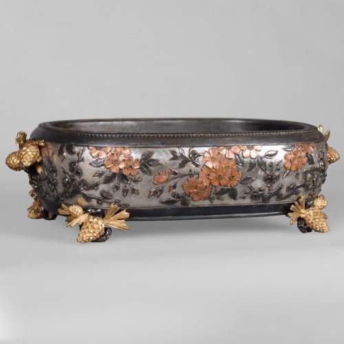 克里斯多夫 非凡电镀铜花盆 铜、银、金装饰 银色背景 古铜色点缀 1878年左右