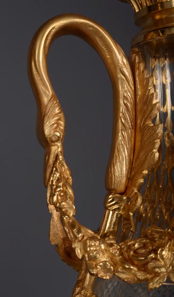 一对路易十六风格的水晶瓶，镀金青铜装饰-6