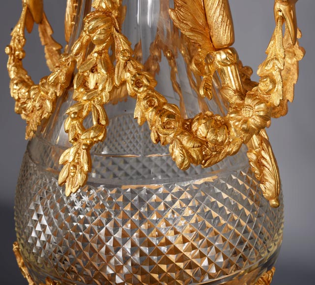 一对路易十六风格的水晶瓶，镀金青铜装饰-7