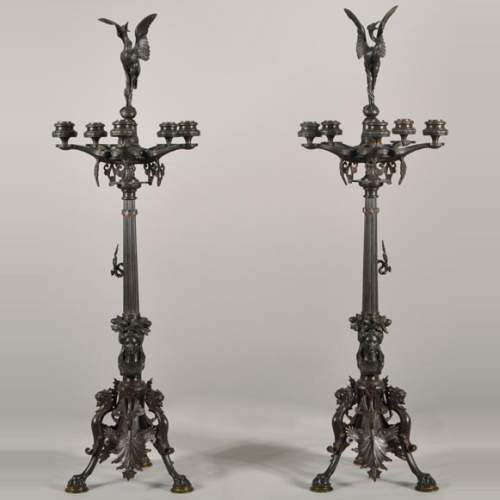 安托万·路易斯·巴里（Antoine-Louis BARYE，1795-1875年，按照该艺术家风格），一对饰有鹳饰的立地烛台