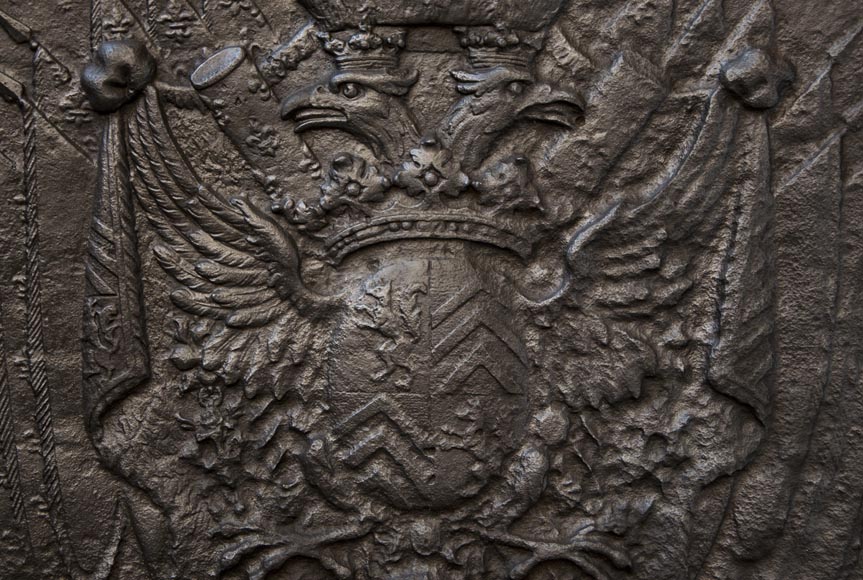 贝尔岛公爵富凯家族双头鹰纹章炉板铸件-1